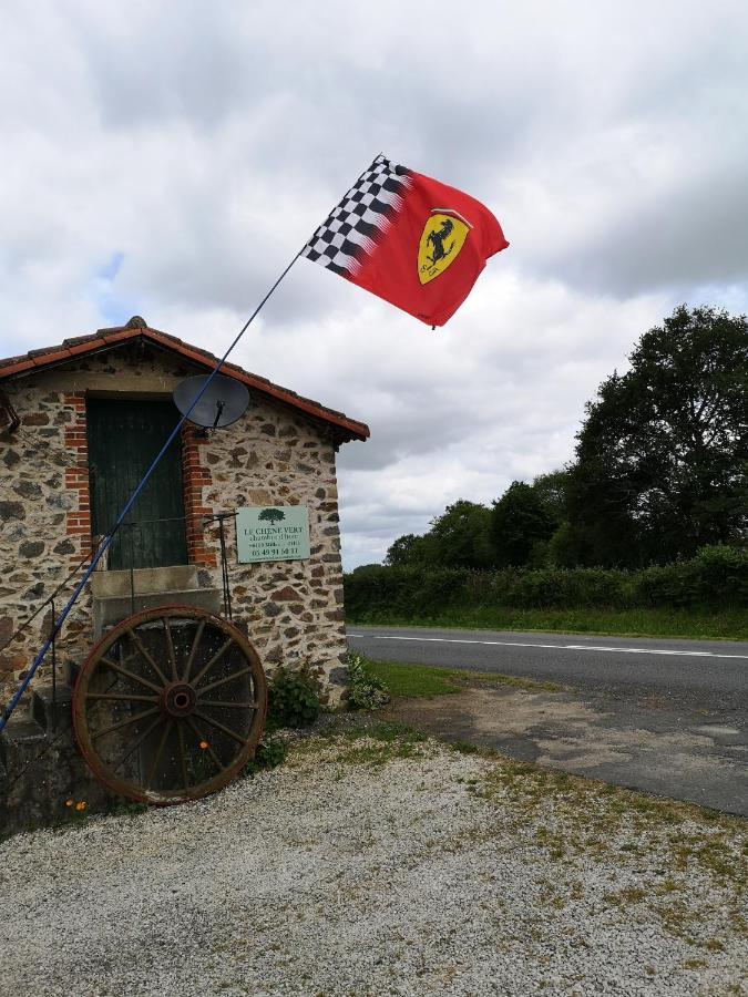 Le Chene Vert Millac  Exterior photo