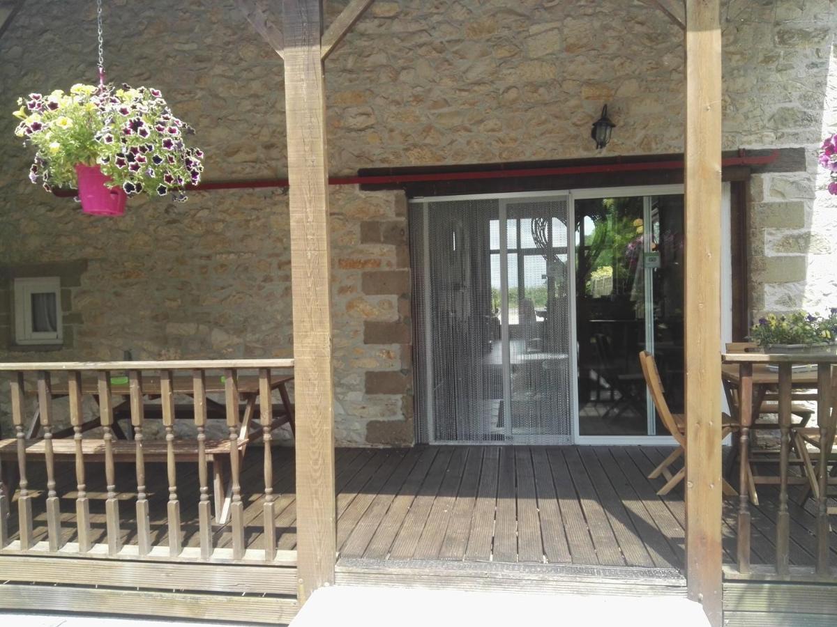 Le Chene Vert Millac  Exterior photo